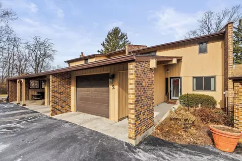 469 Country Clb #2, Lake Geneva, WI 53147