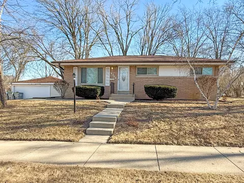 5204 N 107th, Milwaukee, WI 53225