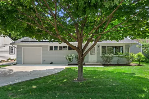 7020 N Seneca, Glendale, WI 53217