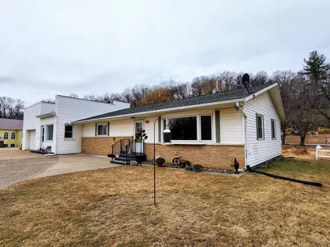 120 State Highway 27, Melvina, WI 54619