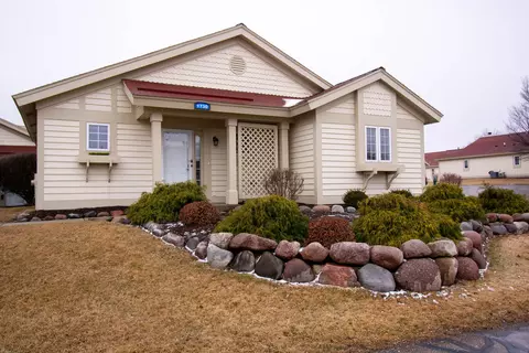 1730 Cottage #7-24, Geneva, WI 53147