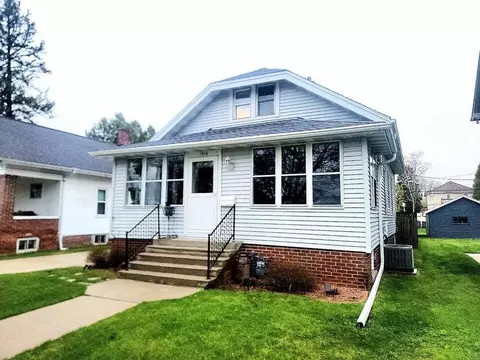 2824 S 9th, Sheboygan, WI 53081