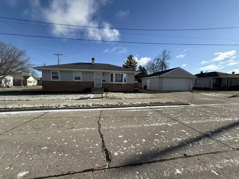 1215 Buchholz, Two Rivers, WI 54241