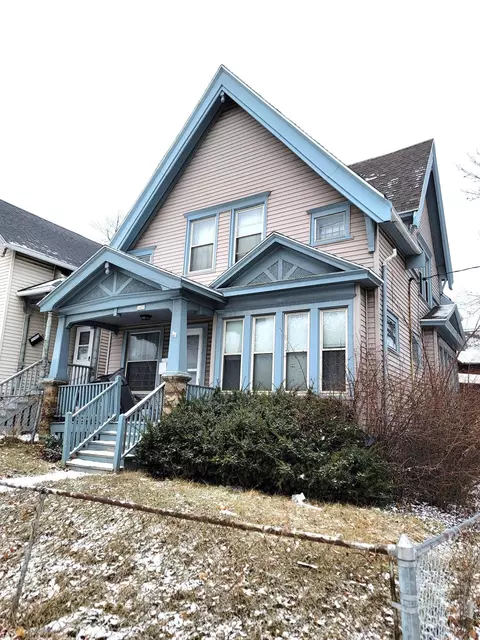 1400 W Greenfield, Milwaukee, WI 53204