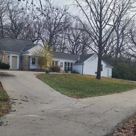 4900 S 68th, Greenfield, WI 53220