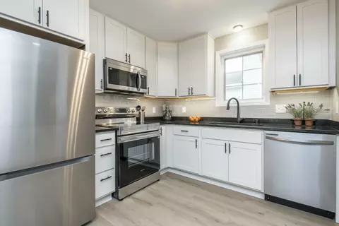 433 S Slinger #1, Slinger, WI 53086