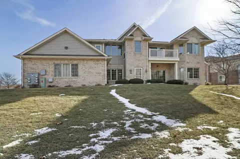 9270 66th #71, Pleasant Prairie, WI 53158