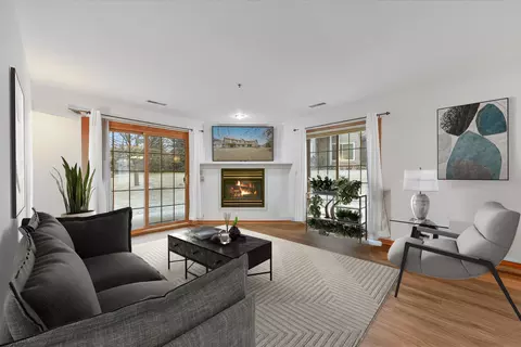 18500 Brookfield Lk #70, Brookfield, WI 53045