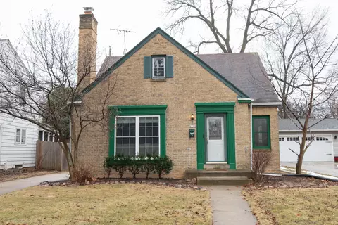 8211 Stickney, Wauwatosa, WI 53213