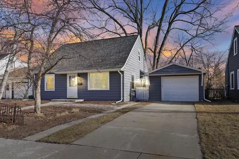 w62n332 Hanover, Cedarburg, WI 53012