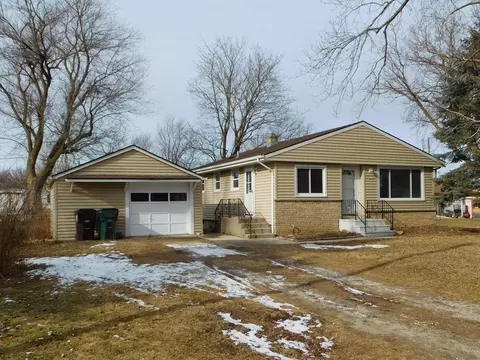 3430 Roberts, Caledonia, WI 53126