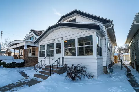 3163 S Hanson, Milwaukee, WI 53207