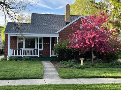 8549 Glencoe, Wauwatosa, WI 53226