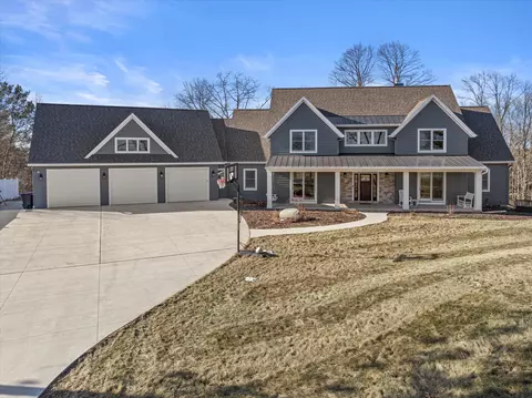 n6192 Riverview Road, Plymouth, WI 53073