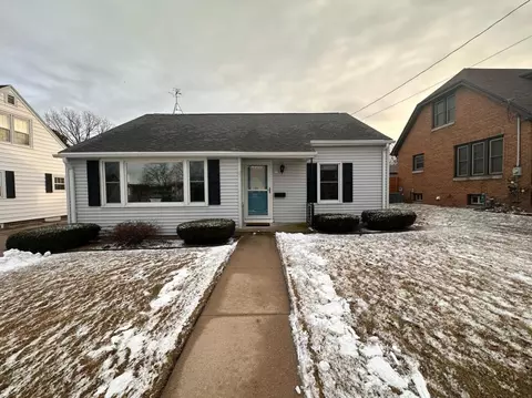 815 Summit, Manitowoc, WI 54220