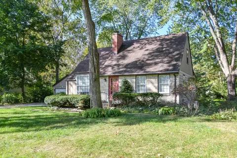 985 Forest, Brookfield, WI 53005