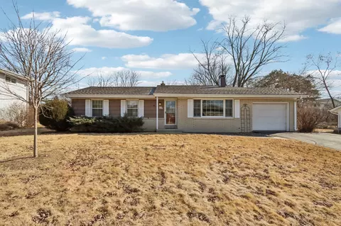 w159n9472 Cherokee, Menomonee Falls, WI 53051