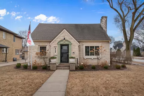 2604 N 91st, Wauwatosa, WI 53226