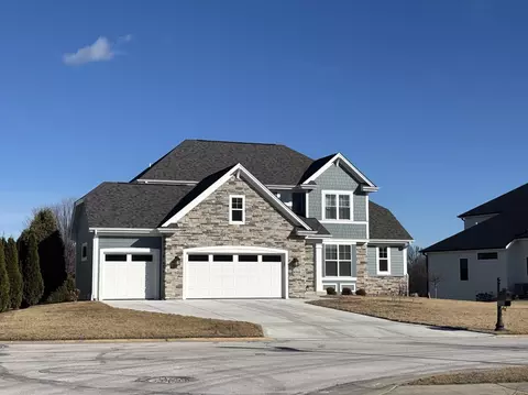 8358 S Nighthawk, Oak Creek, WI 53154
