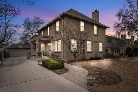 6361 N N Lk, Whitefish Bay, WI 53217