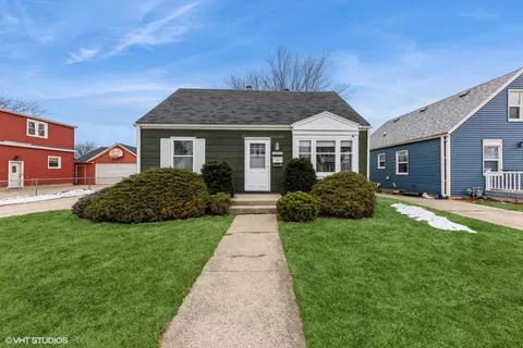 2325 Coolidge, Racine, WI 53403