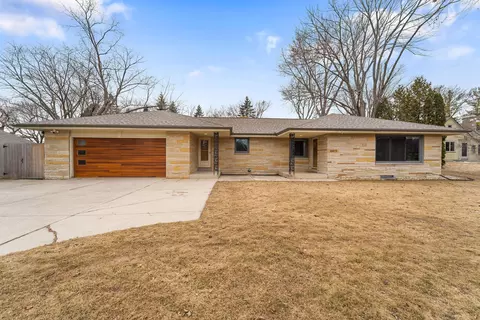 8415 N Port Washington, Fox Point, WI 53217