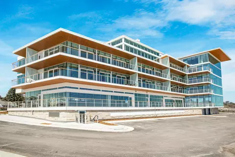 324 N N Lk #302, Port Washington, WI 53074