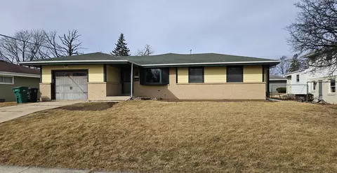 n86w15150 Menomonee Riv, Menomonee Falls, WI 53051