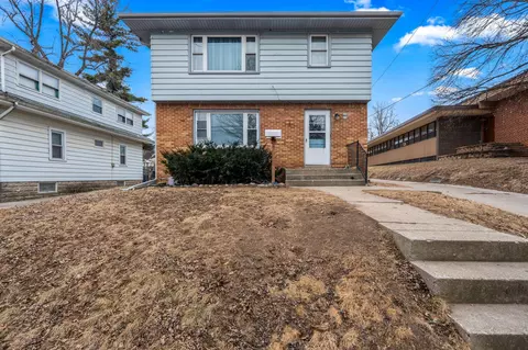 418 Hyde Park #420, Waukesha, WI 53188