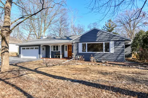 1646 N 124th, Wauwatosa, WI 53226