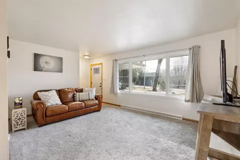 1902 Covered Brg, Cedarburg, WI 53012