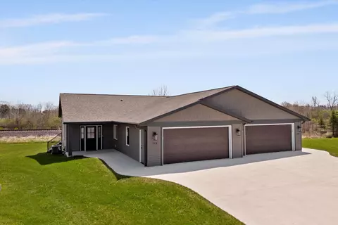118 Sunrise, Cedar Grove, WI 53013