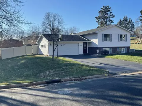 1217 W W Cir, Sparta, WI 54656