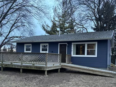 w140n5172 Ridgeway, Menomonee Falls, WI 53051