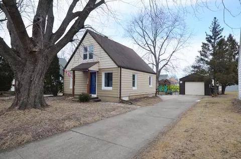 134 Coolidge, Waukesha, WI 53186
