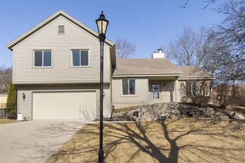 2816 Apache, Waukesha, WI 53188