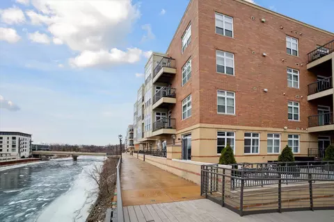 1905 N Water #209, Milwaukee, WI 53202