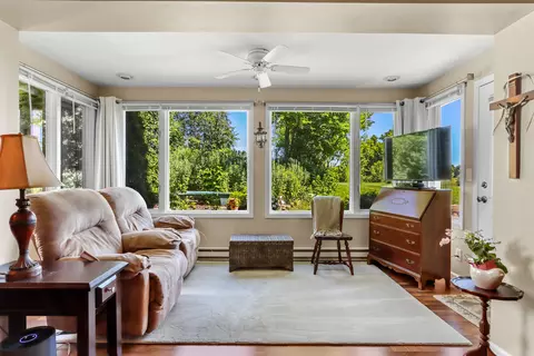348 County Road B #2, Fontana, WI 53125