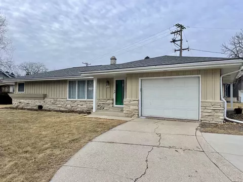 10204 W Burleigh, Wauwatosa, WI 53222