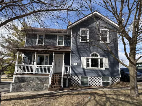59 W Walworth, Delavan, WI 53115