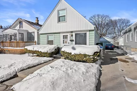 6142 W Fairview, Milwaukee, WI 53213