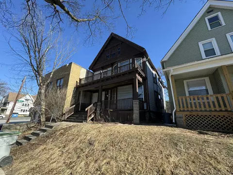 2250 N 41st #2252, Milwaukee, WI 53208