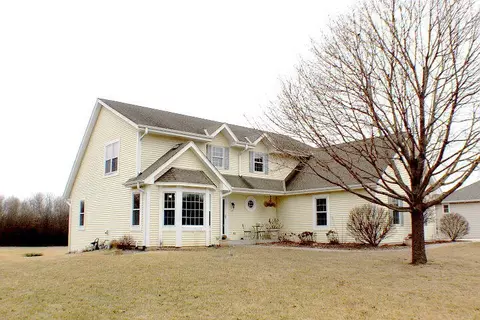 783 Medina, Mukwonago, WI 53149