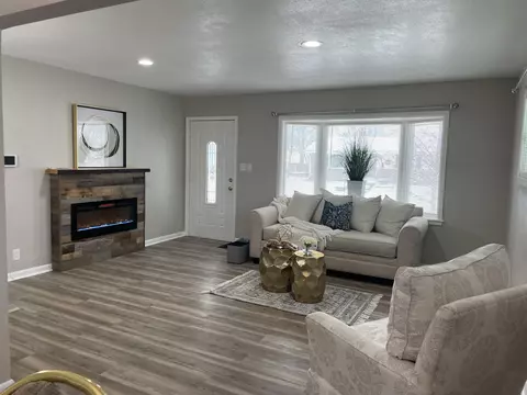 8206 W Hope, Milwaukee, WI 53222