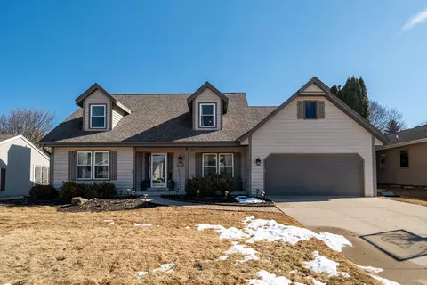 1007 Cottonwood, West Bend, WI 53095