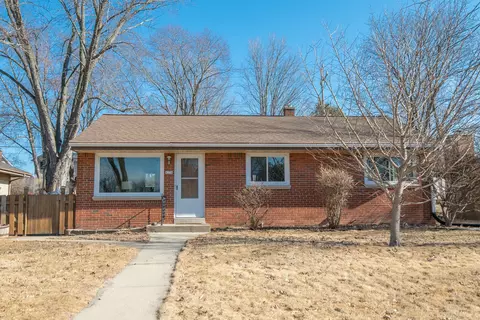 4254 N 93rd, Wauwatosa, WI 53222
