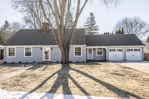928 Vista, Grafton, WI 53024