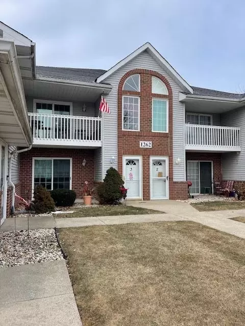 1262 Village Ctr #3, Somers, WI 53144
