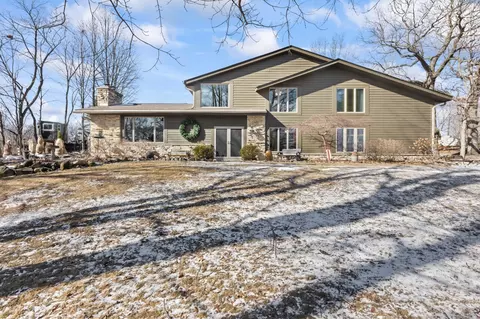 1433 Skyline, Cedarburg, WI 53012