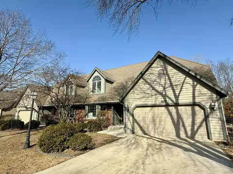 7432 Carter, Franklin, WI 53132